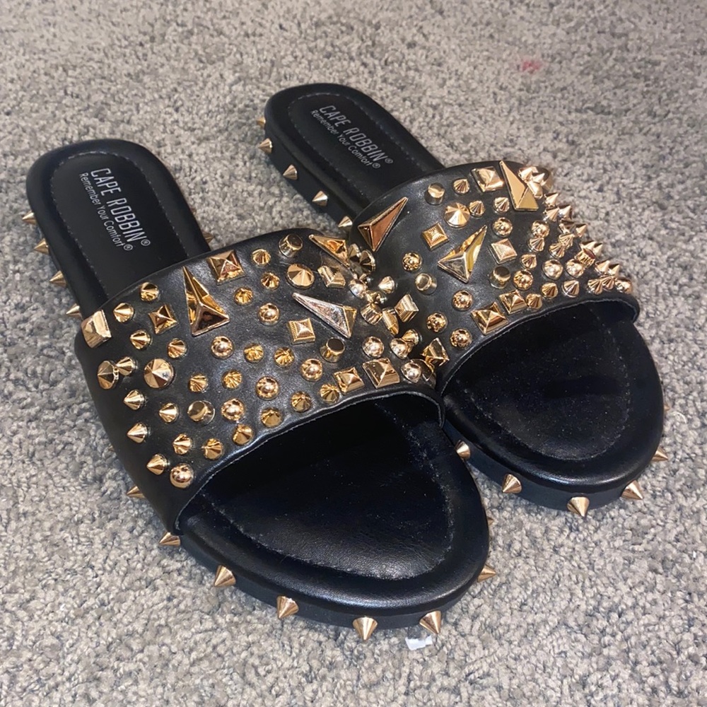 Cape Robbin Black and Gold Slides